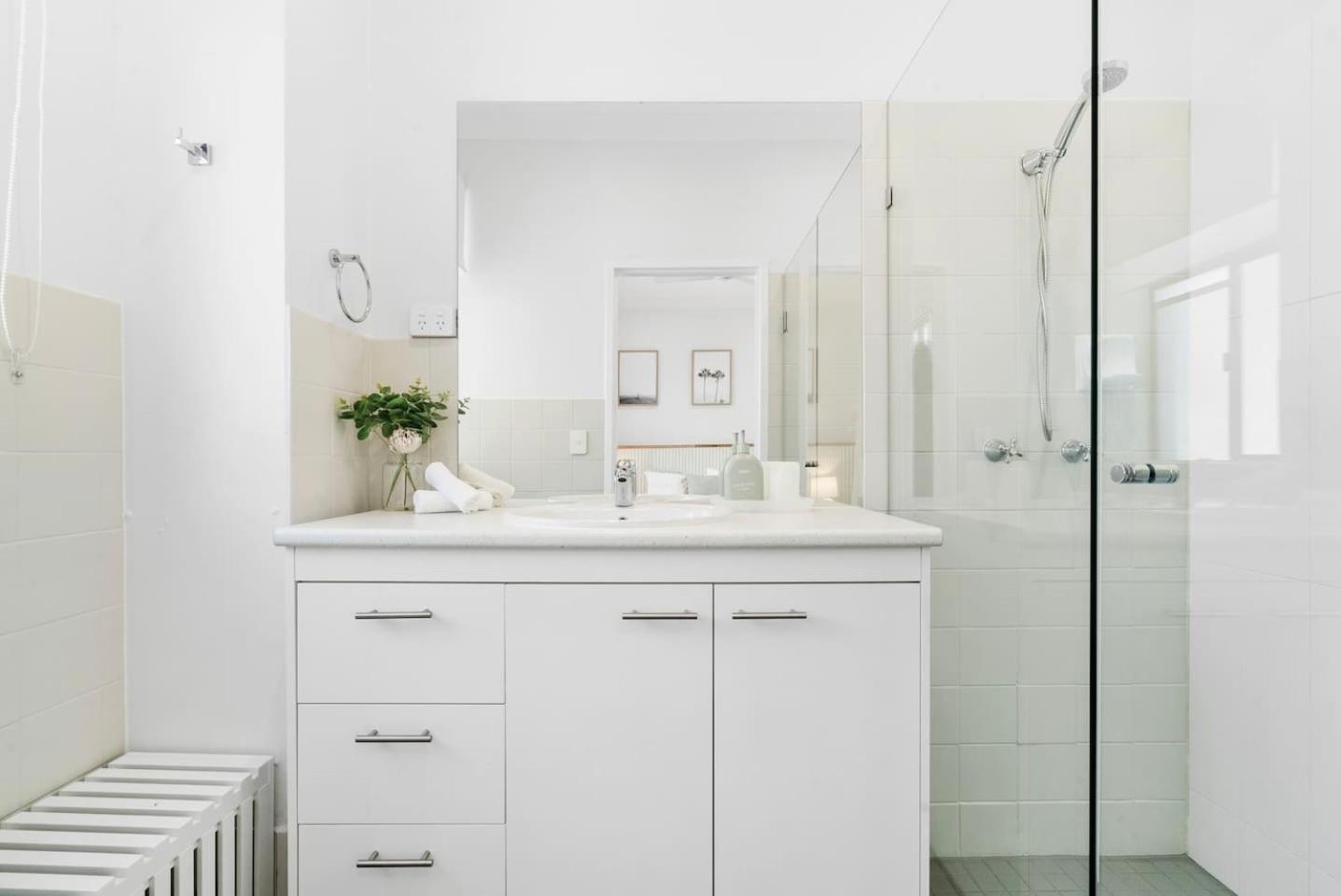 Apartment St Tropez Treasure - A Dazzling Beachside Gem *