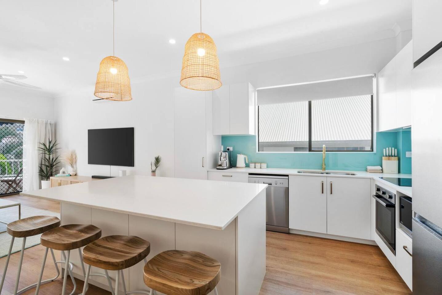 St Tropez Treasure - A Dazzling Beachside Gem Apartment